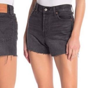 Levi’s black wedgie shorts